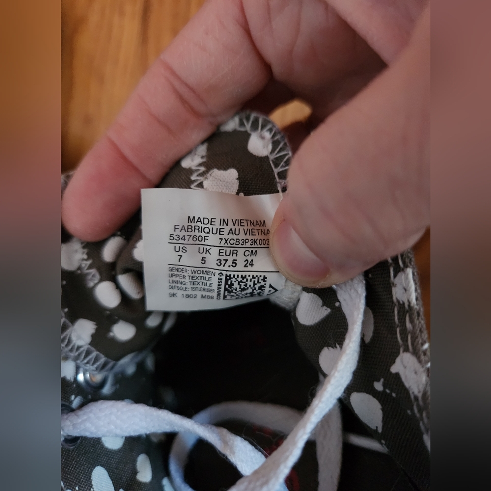 Converse - Picture 2 of 3